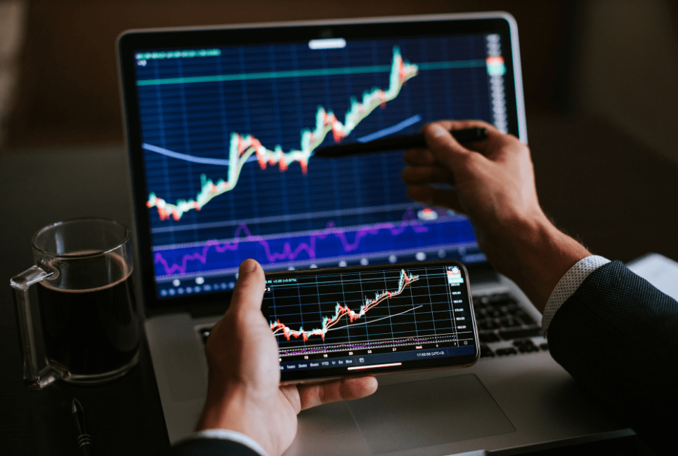 Read more about the article IRA vs Mutual Fund Compared: Which Is a Better Investment?